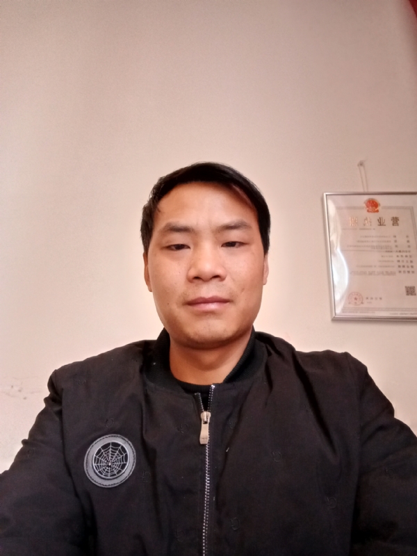 追寻爱情她在哪里的第一张照片--云南中老年相亲网