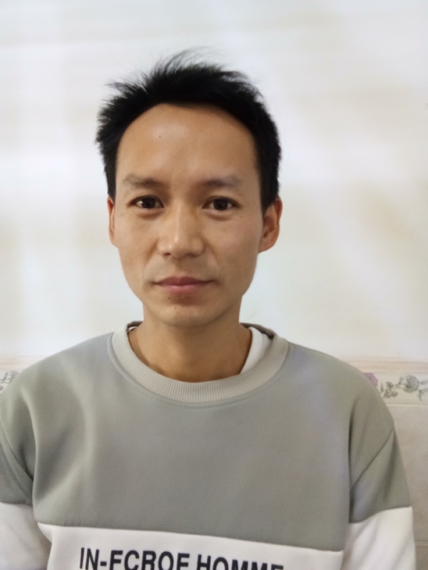 单亲爸爸的第一张照片--云南中老年相亲网
