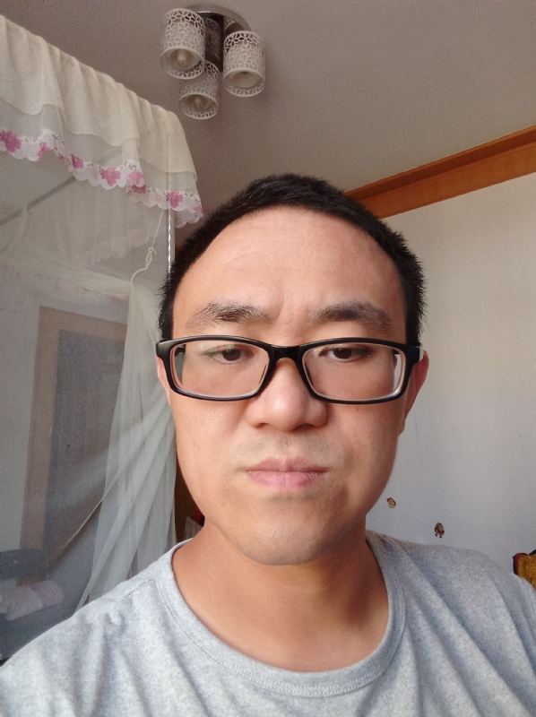 小涨常鸿的第一张照片--云南中老年相亲网