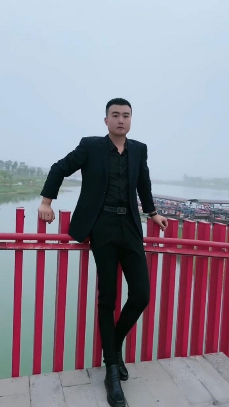 Albert的第一张照片--云南中老年相亲网